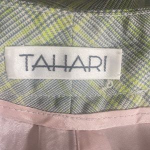 Tahari pants NWT original price $294. Size 8.
